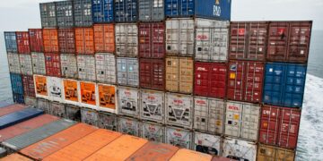 Cómo los carriers transpacíficos ajustan pricing para sostener valor